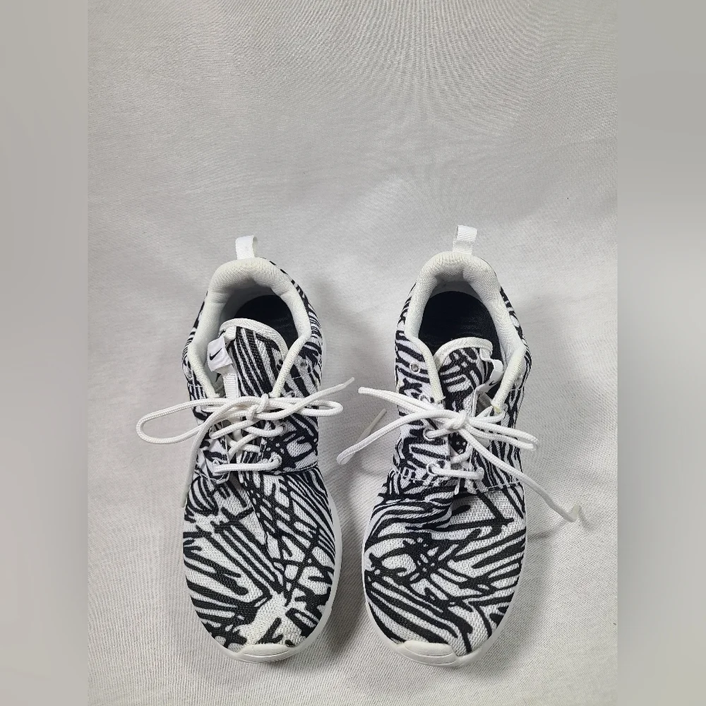 Nike Womens Roshe One 599432-110 Black Running Shoes Sneakers Size 6 - Picture 4 of 6